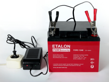 Как поддерживать заряд аккумулятора ETALON FORS при длительном хранении?