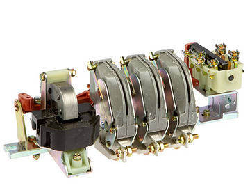 Контакторы электромагнитные переменного тока серии КТ предназначены для применения в стационарных установках для дистанционного включения и отключения приемников электрической энергии на напряжение до 660В переменного тока 50 и 60 Гц.